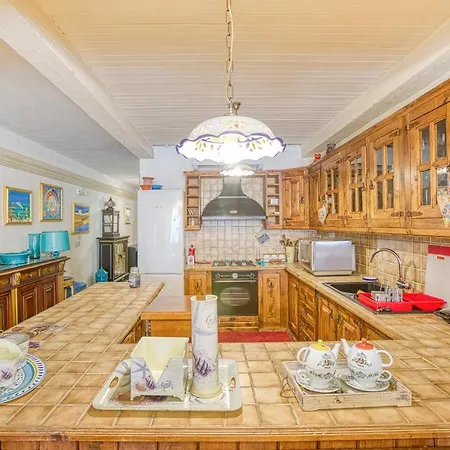 Beautiful, Seafront High End Apt In Prime Location By 360 Estates Apartment