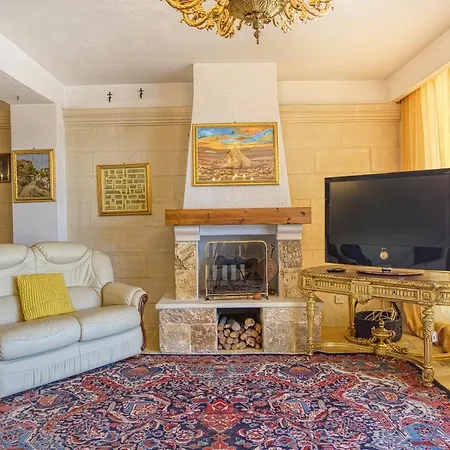 Beautiful, Seafront High End Apt In Prime Location By 360 Estates
