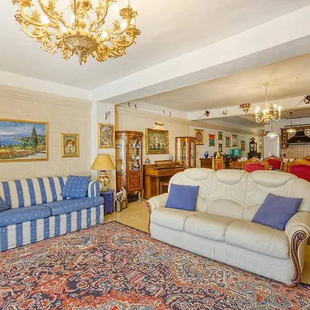Apartment Beautiful, Seafront High End Apt In Prime Location By 360 Estates